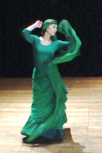 Juliet Le Page performing Baladi (urban folk) dance.